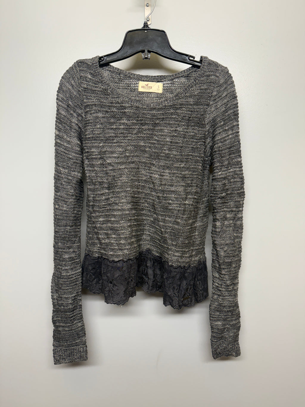 Holster Knit Long Sleeve Shirt with Lace Detail