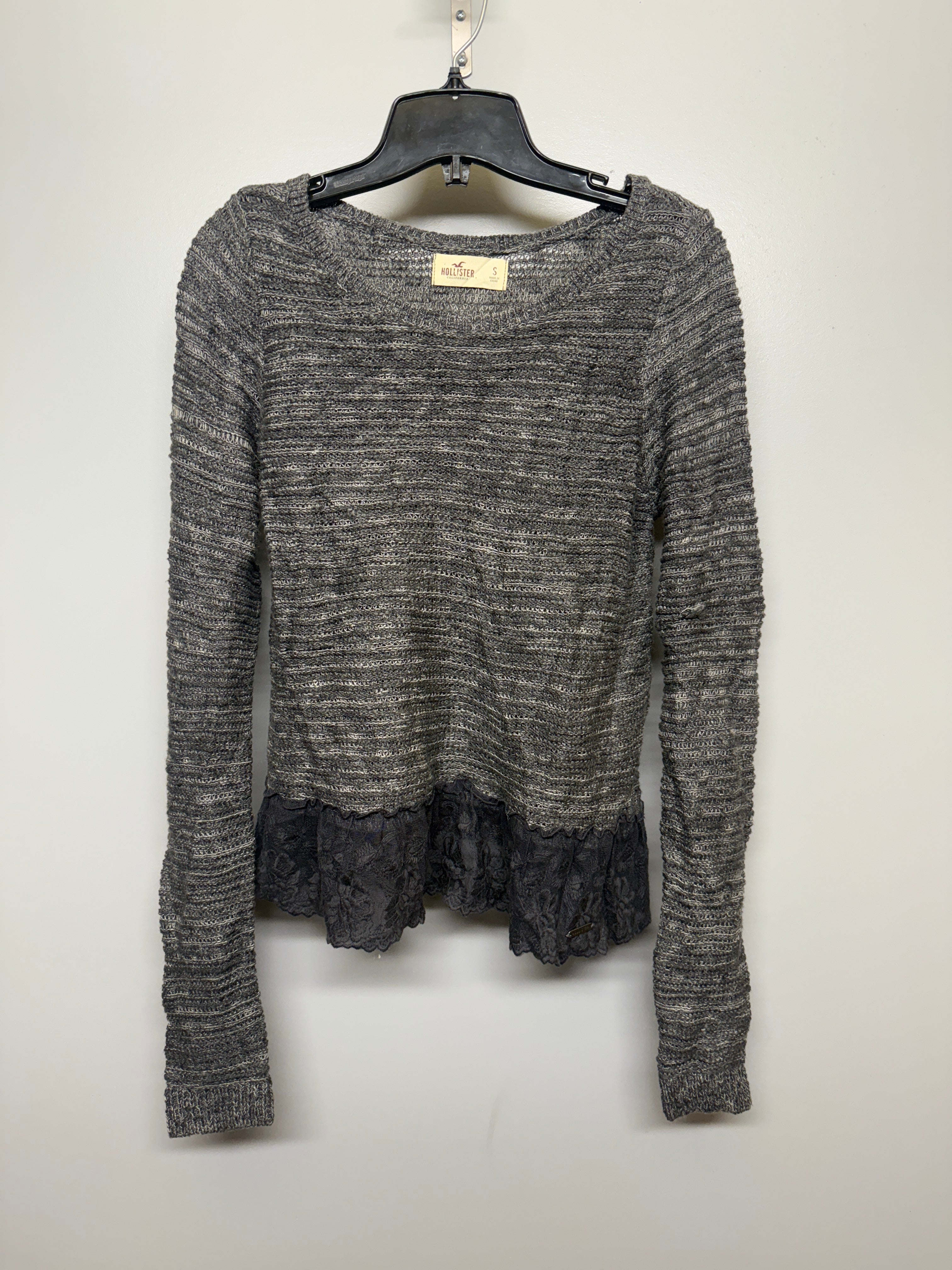 Holster Knit Long Sleeve Shirt with Lace Detail