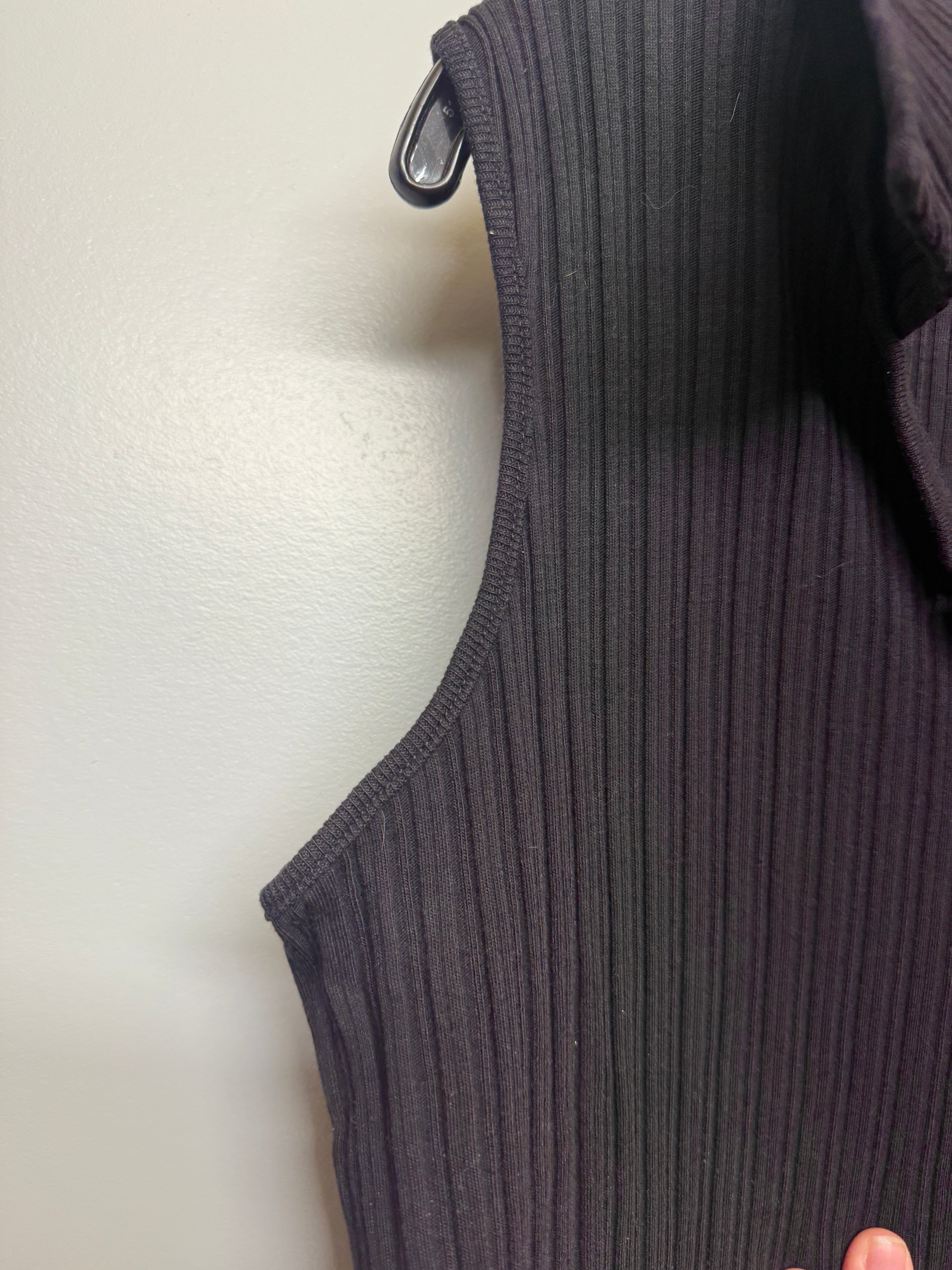 725 Sleeveless Ribbed Eyelet Black Shirt SIZE 4X