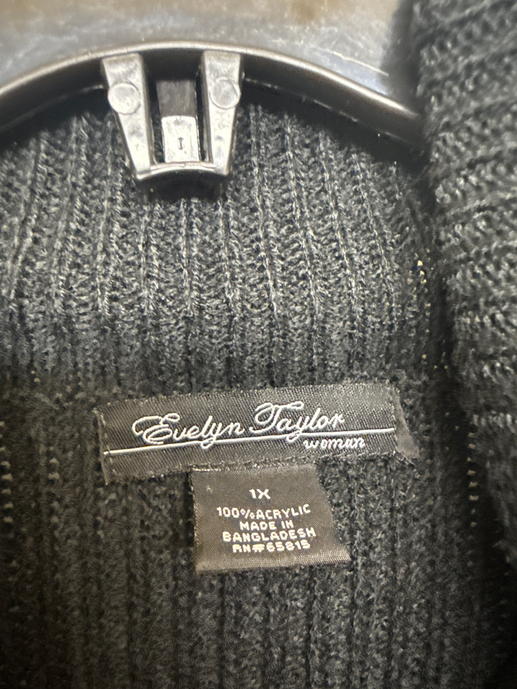 Evelyn Taylor NWOT Knit Sweater