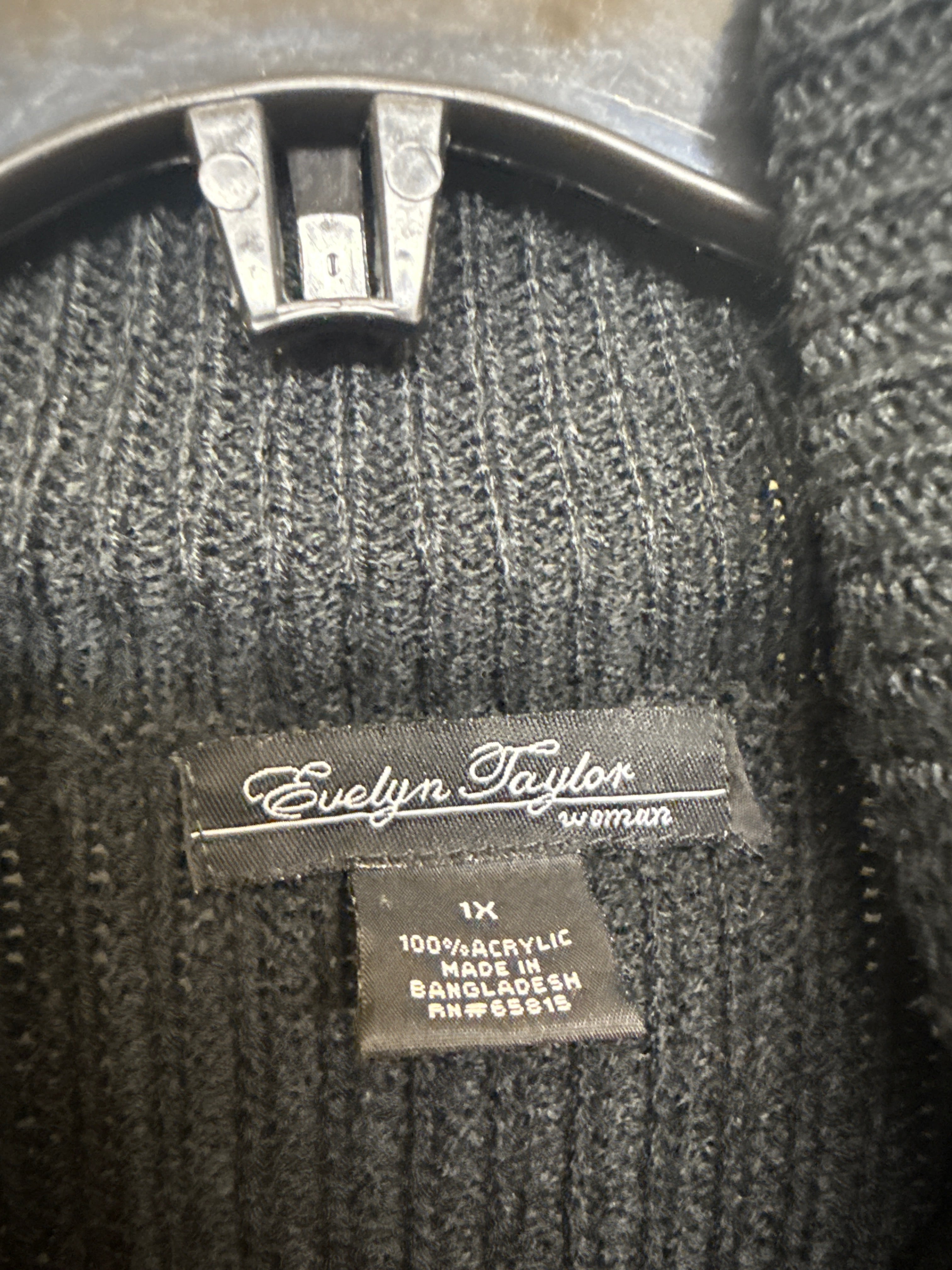 Evelyn Taylor NWOT Knit Sweater